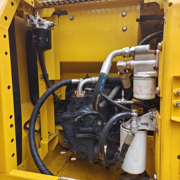 2024 كوماتسو PC130-44751795