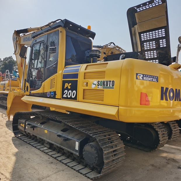 2024 Komatsu PC200-6-44752229