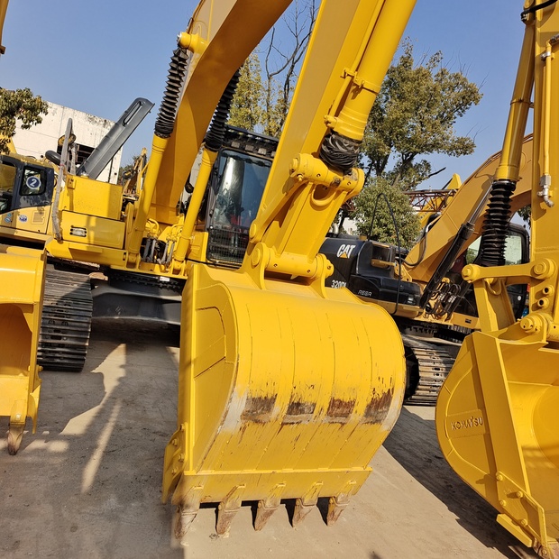 2024 Komatsu PC200-6-44752236