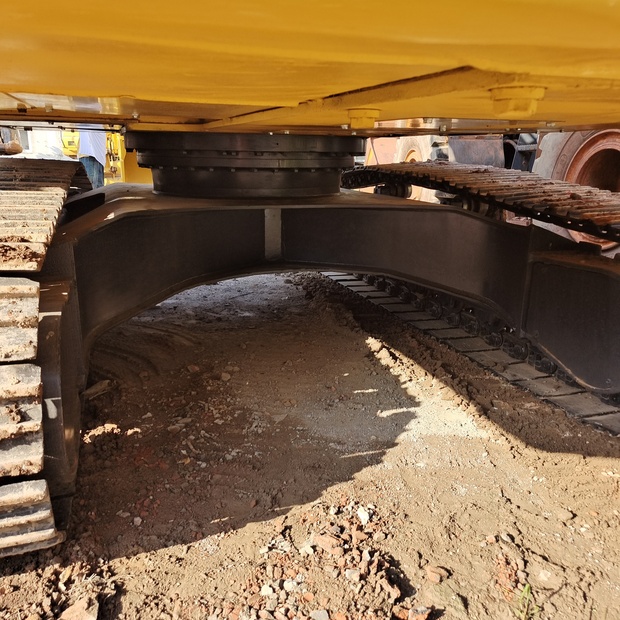 2024 Komatsu PC220-6-44752280