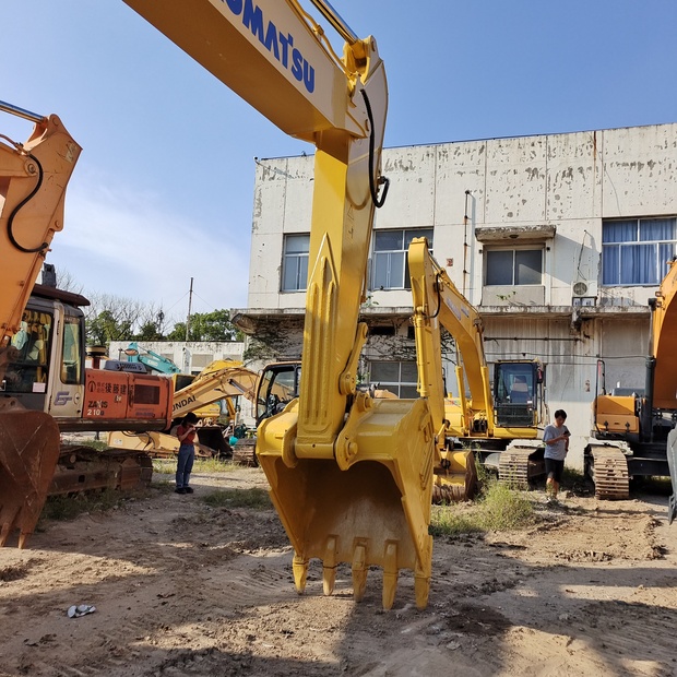 2024 Komatsu PC220-6-44752283