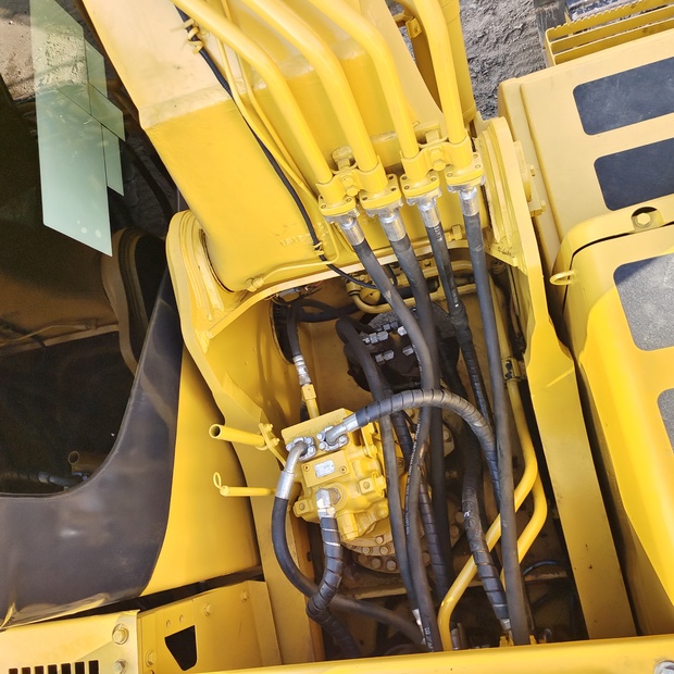 2024 Komatsu PC220-6-44752287