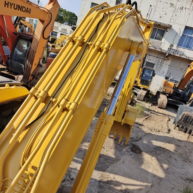 2024 Komatsu PC220-6-44752288