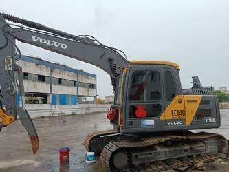 صورة ل حفارات مجنزرة 2023 فولفو EC140D