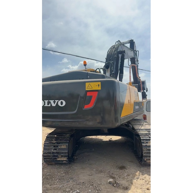 2024 Volvo EC240BLC-44752403