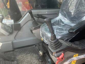 2024-volvo-ec240blc-44752411