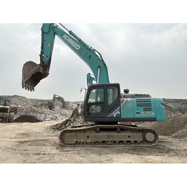 2022 كوبيلكو SK260-44752472