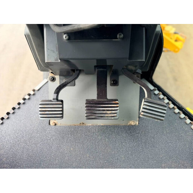 2011 Caterpillar 120M-44753125