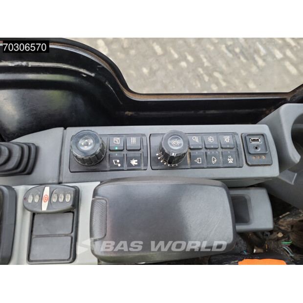 2021 Caterpillar 301.8-44753686