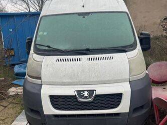 صورة ل عربات 2012 بيجو BOXER