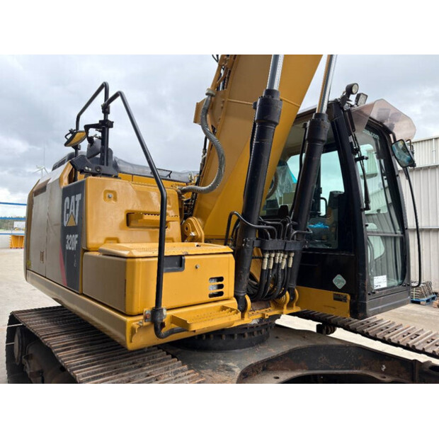 2016 Caterpillar 320FL-44768296