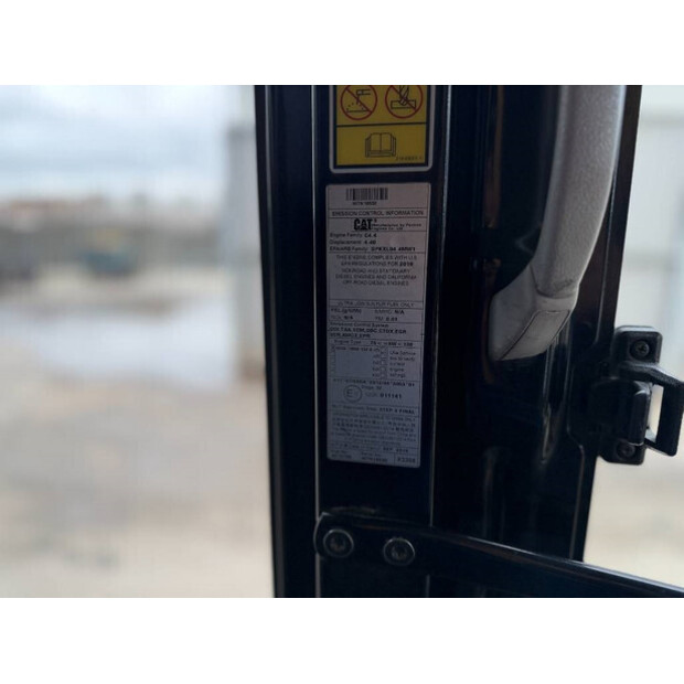 2016 Caterpillar 320FL-44768329