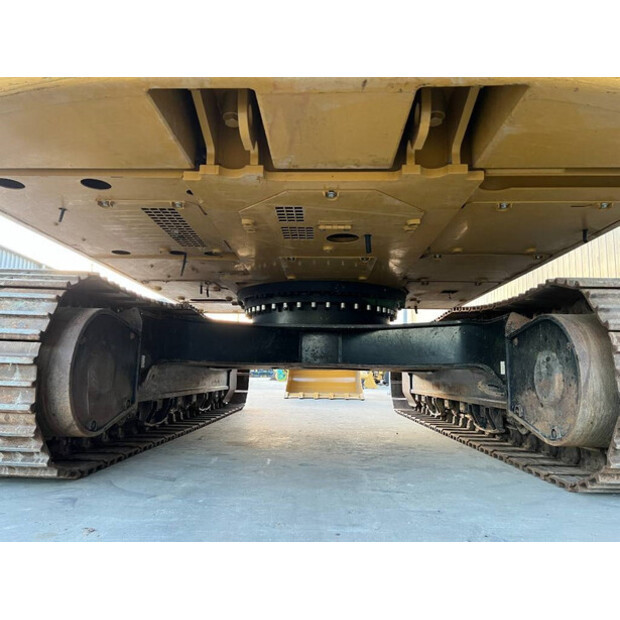 2016 Caterpillar 323FL-44768391