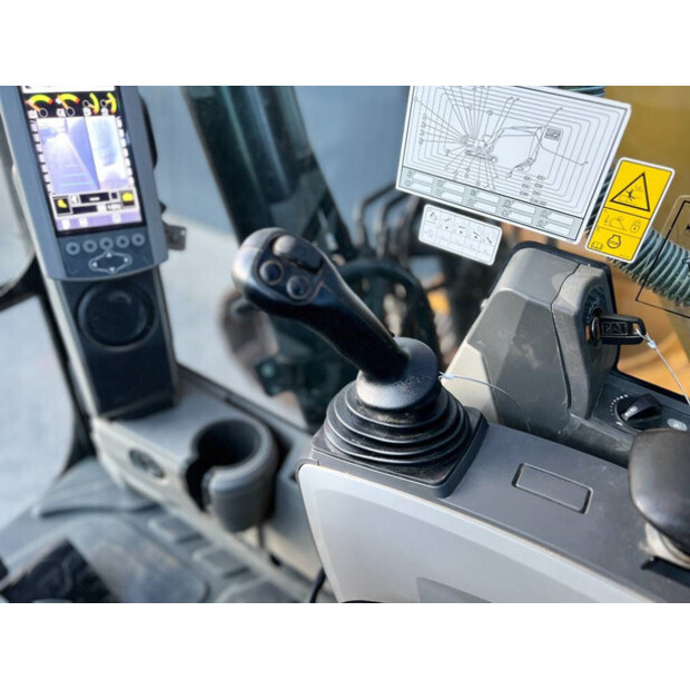 2016 Caterpillar 323FL-44768420