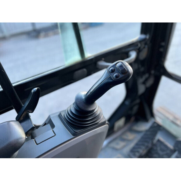 2016 Caterpillar 323FL-44768421