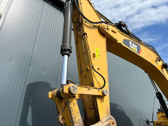 2017-caterpillar-352f-1401902-44768592