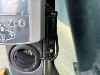 2017-caterpillar-352f-1401902-44768628