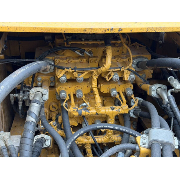 2017 كاتربيلر 352F XE-44768678