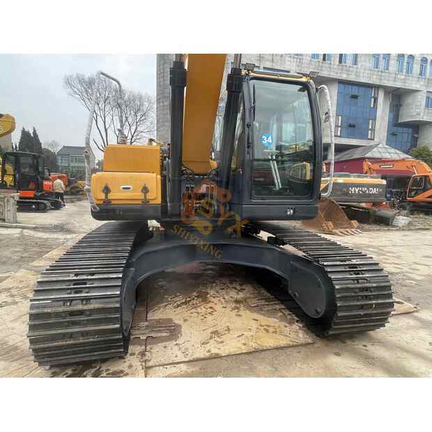 2023 Hyundai 220-44783884