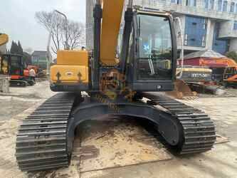 2023-hyundai-220-1401984-44783884