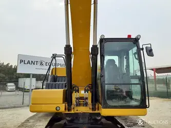 2021-caterpillar-320-1396071-44784105