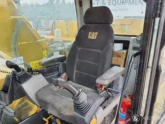 2021-caterpillar-320-1396071-44784153