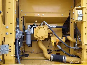 2021-caterpillar-320-1396071-44784233