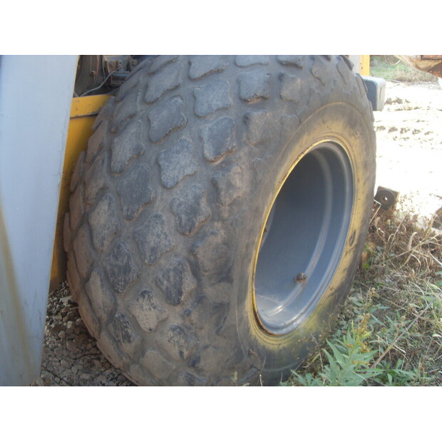 2021 بوماج 217D-44784823