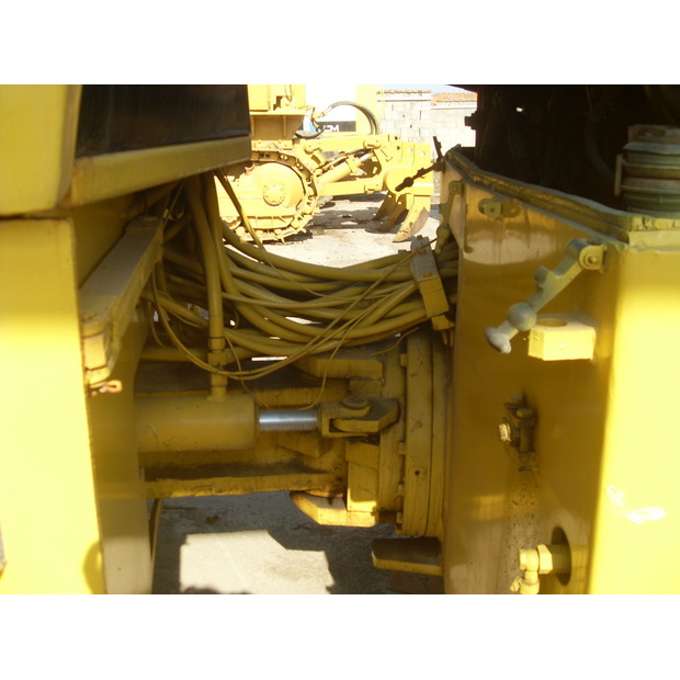 2021 بوماج 217D-44784828