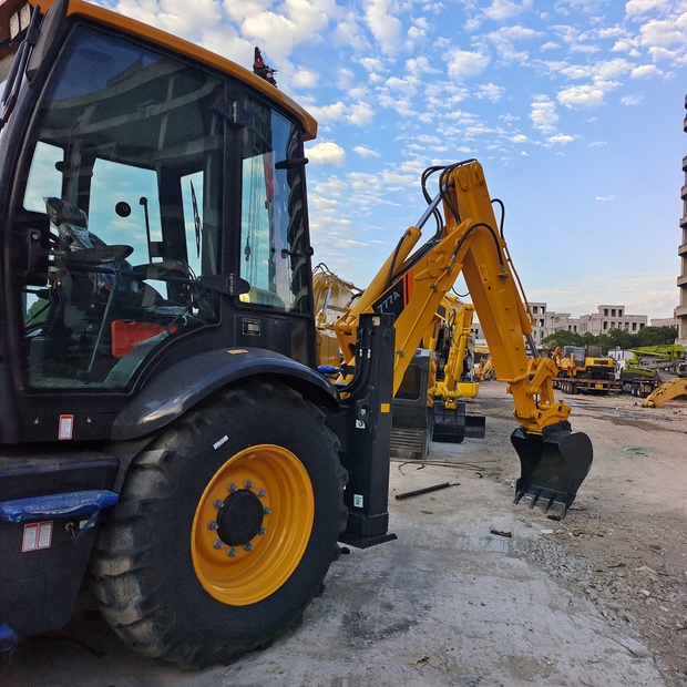 2024 ليوكونج CLG777A-44784900