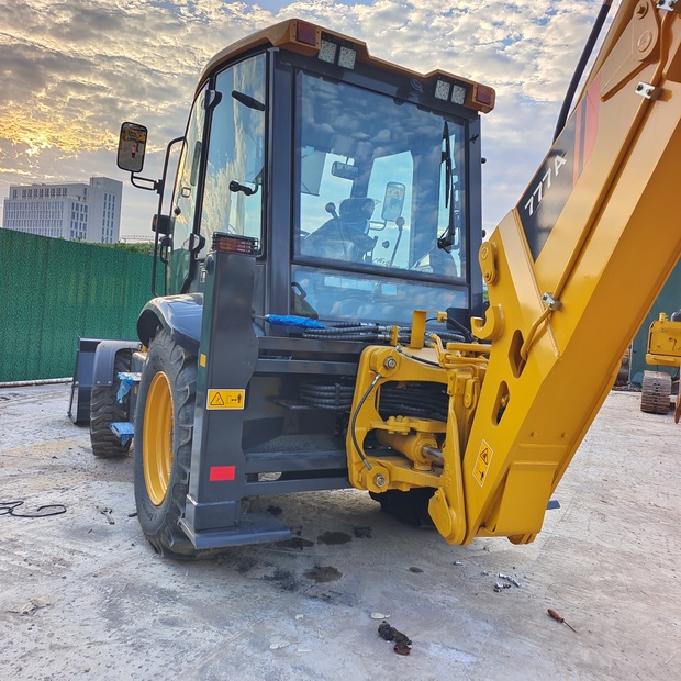 2024 ليوكونج CLG777A-44784903