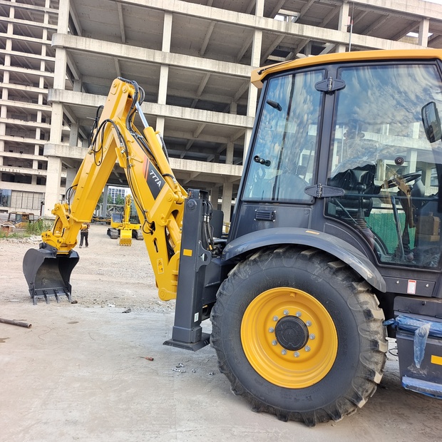 2024 ليوكونج CLG777A-44784906