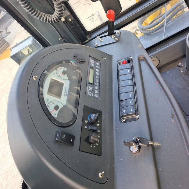 2024 ليوكونج CLG777A-44784911