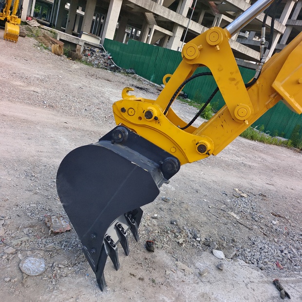 2024 ليوكونج CLG777A-44784914