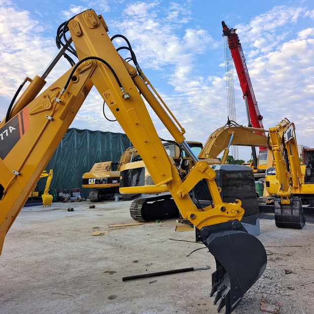 2024 ليوكونج CLG777A-44784915