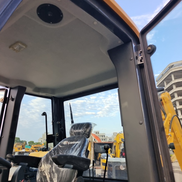 2024 ليوكونج CLG777A-44784921