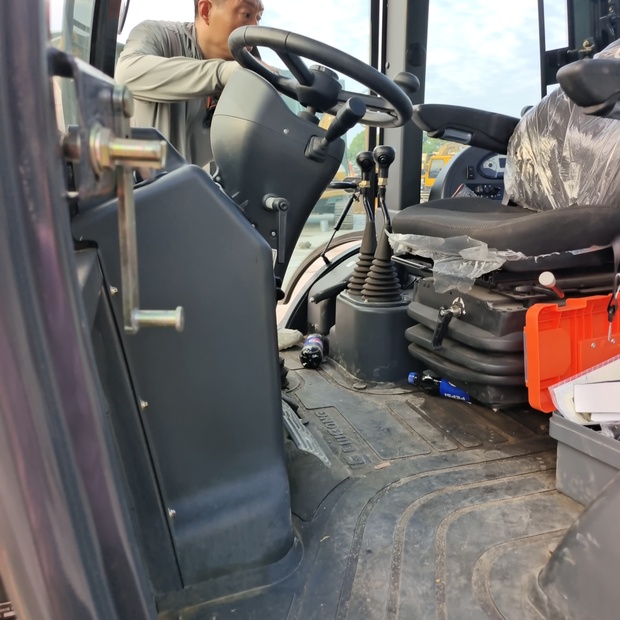 2024 ليوكونج CLG777A-44784922