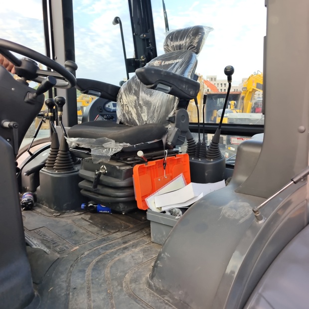 2024 ليوكونج CLG777A-44784923