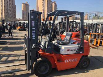 صورة ل رافعات شوكية 2024 هيلي FD25