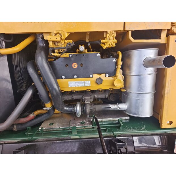 2024 Caterpillar 320D2-44785973