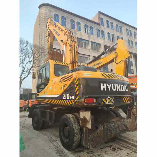 2022 Hyundai 210W-9-44786015