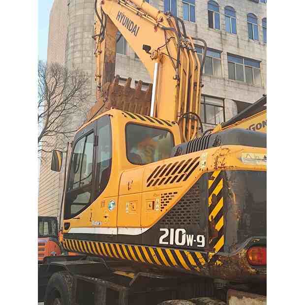 2022 Hyundai 210W-9-44786016