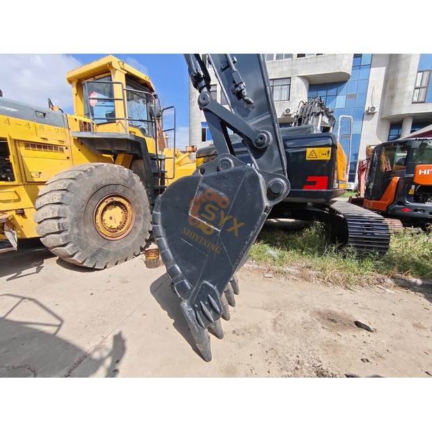 2023 Hyundai 210W-9-44786033