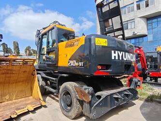 2023-hyundai-210w-9-1402047-44786036