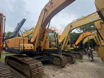 2023-hyundai-215-9-1402053-44786082