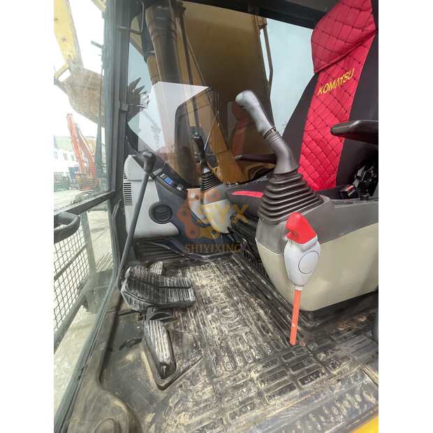 2021 Komatsu PC220-8-44786155