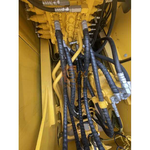 2021 Komatsu PC220-8-44786158