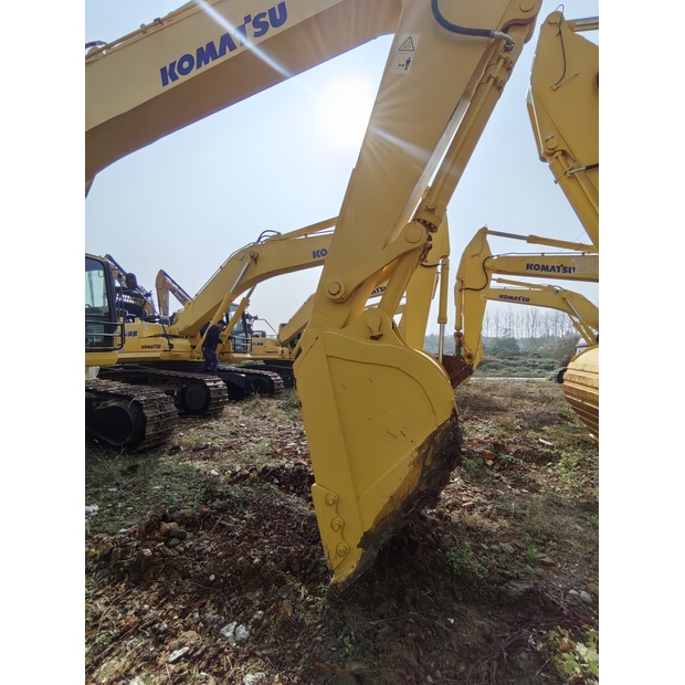 2022 كوماتسو PC400-8R-44786204