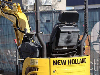 2021-new-holland-e17c-1402072-44786588