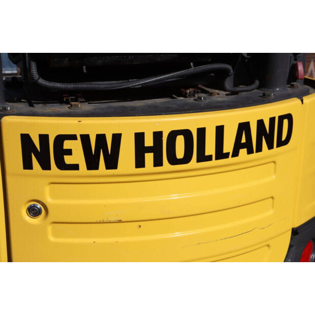 2021 New Holland E17C-44786589
